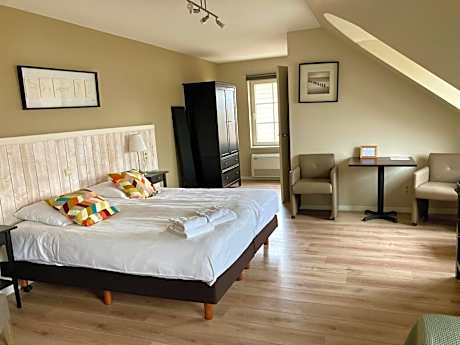 Large Double or Twin Room