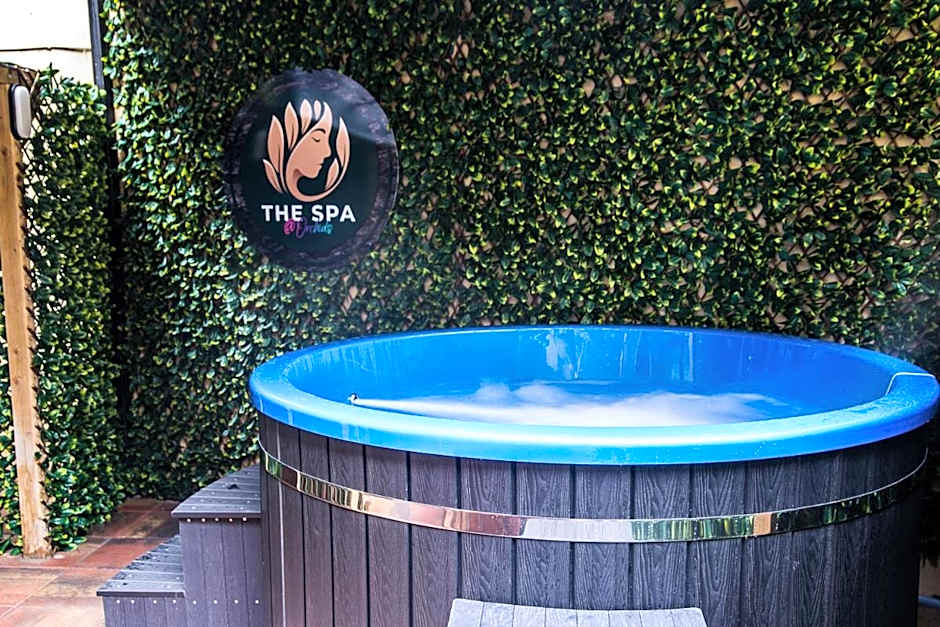 Holyrood Hotel - Leisure Centre & The Spa at Orchids