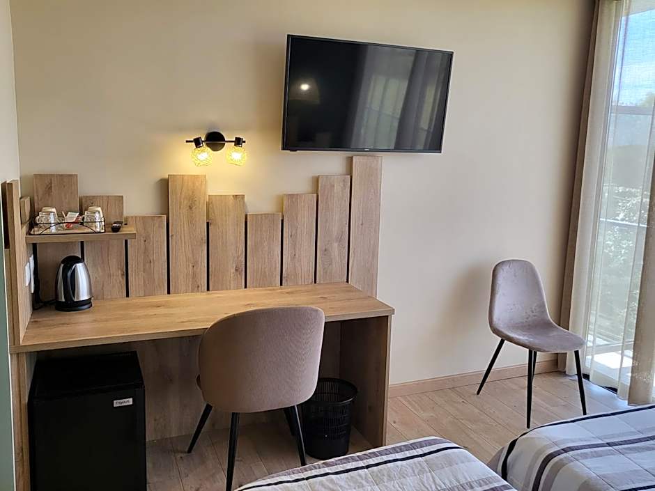 Photo 1 of 8 of Double Room