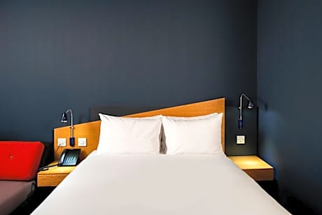 Standard Double Room with Free Hot Breakfast