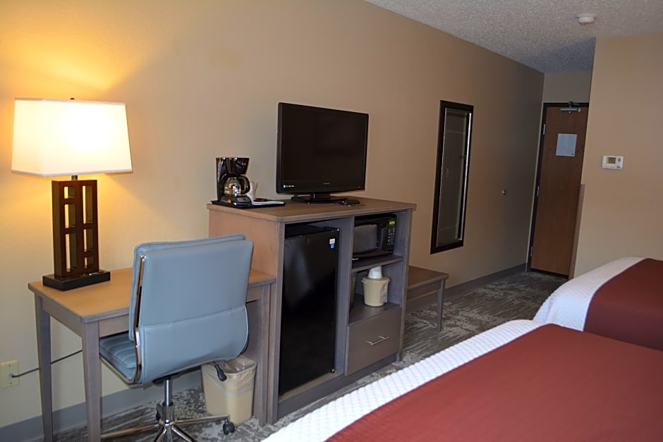 Super 8 by Wyndham Grand Rapids