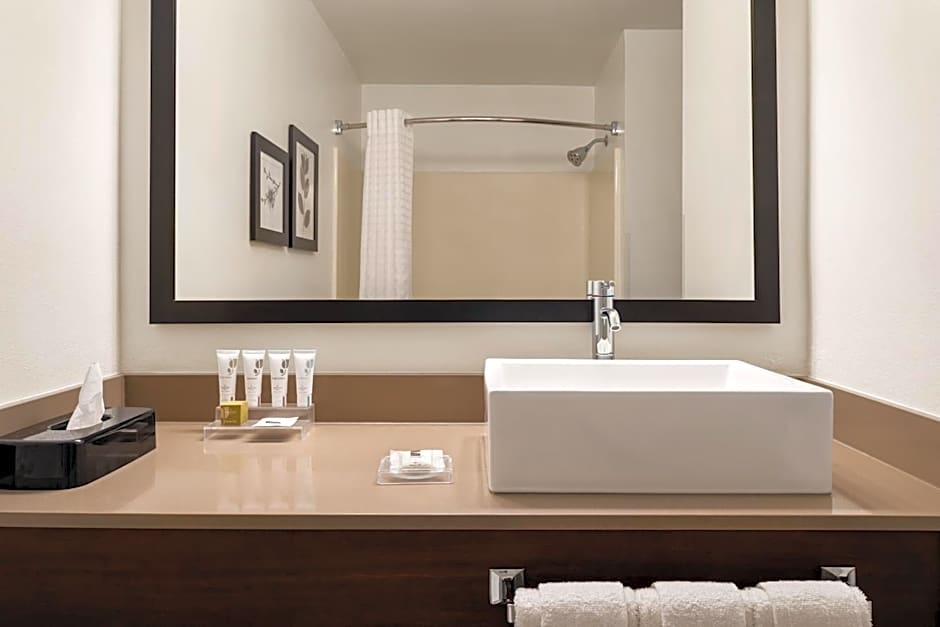 Country Inn & Suites by Radisson, Dubuque, IA