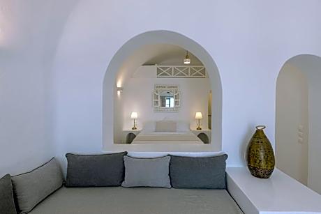 Junior Suite with Caldera View