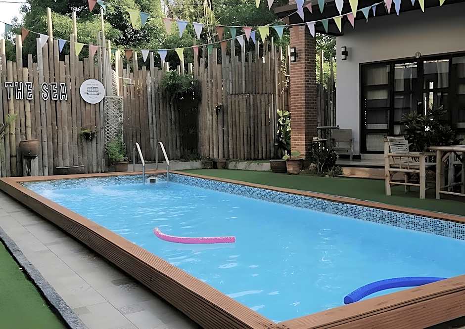 Above The Sea Boutique Hotel