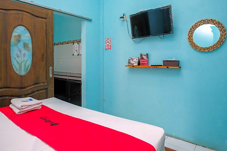 RedDoorz near Mojokerto Train Station