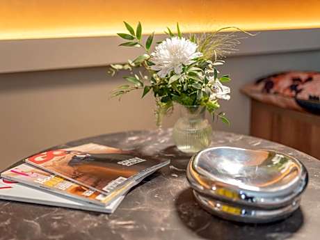 Superior Room with Queen Bed