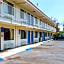 Motel 6-Bakersfield, CA - Convention Center