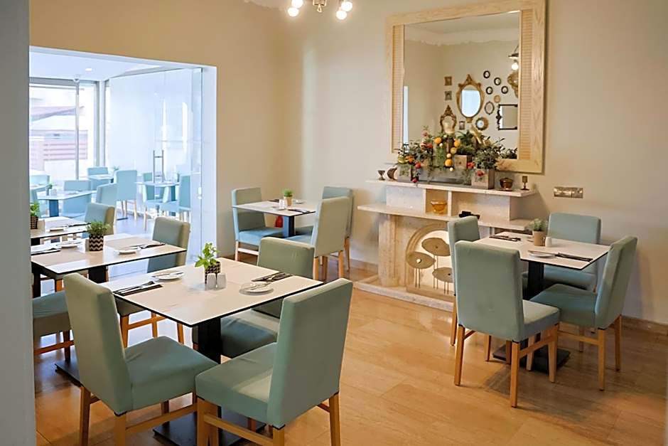 Mikes Kanarium City Hotel