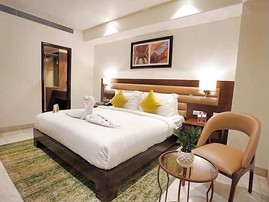 Leisure Inn Grand Chanakya