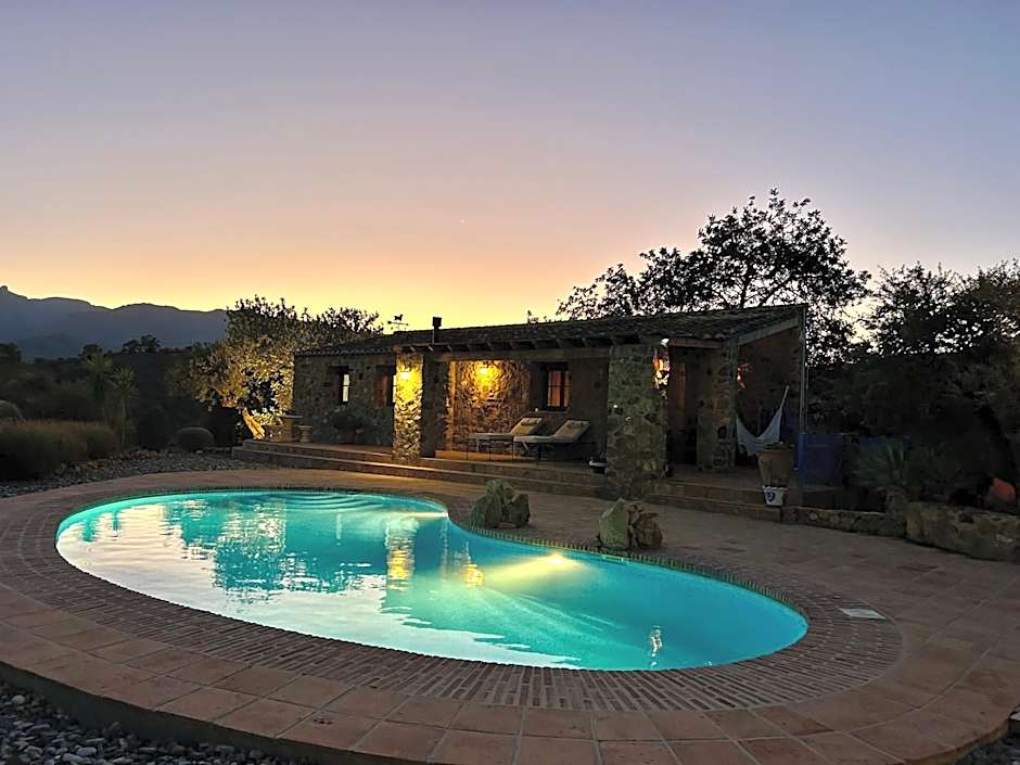 Super cosy house with private pool and amazing view