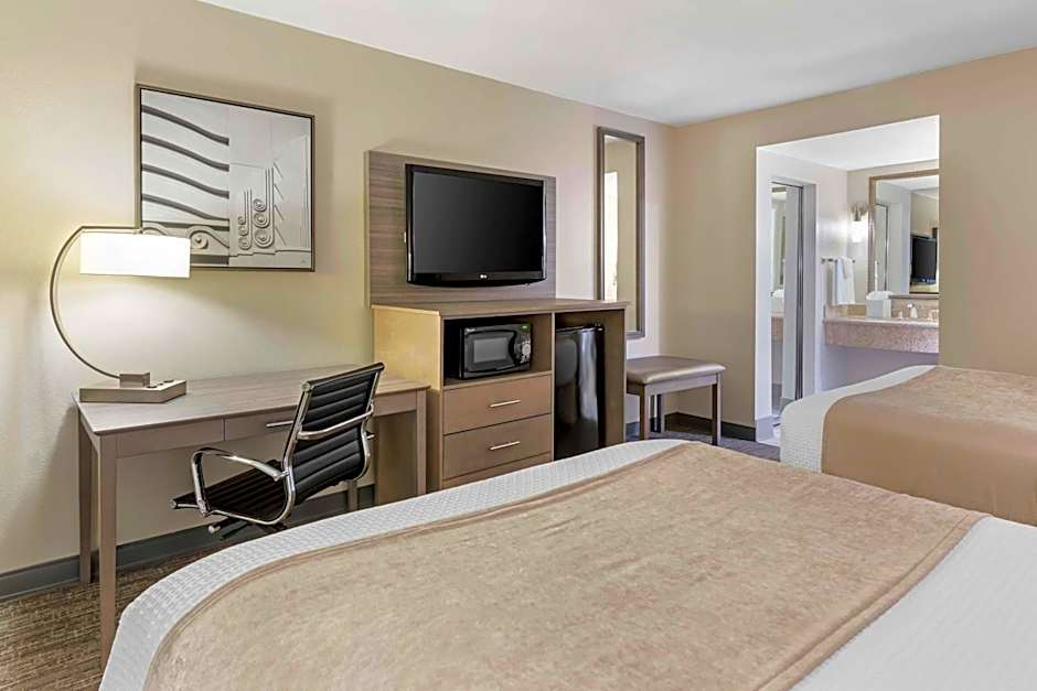 Best Western Plus Executive Inn