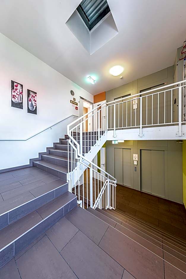 A&T Hotel & Hostel