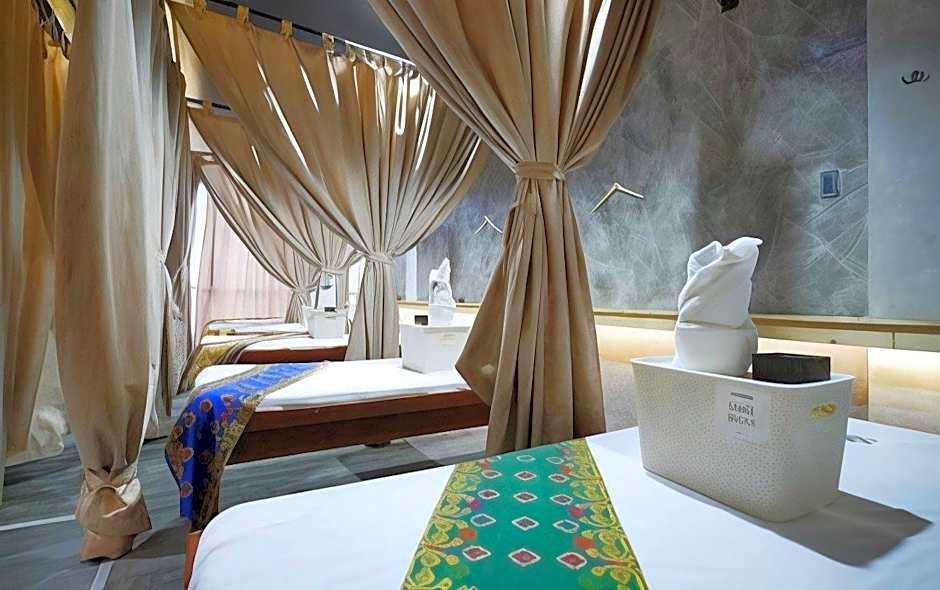 Blue Lotus Hotel
