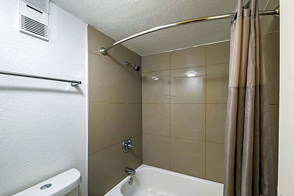Motel 6-Grand Prairie, TX - Interstate 30