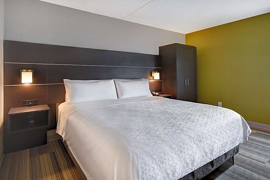 Holiday Inn Express & Suites Allentown-Dorney Park Area By IHG