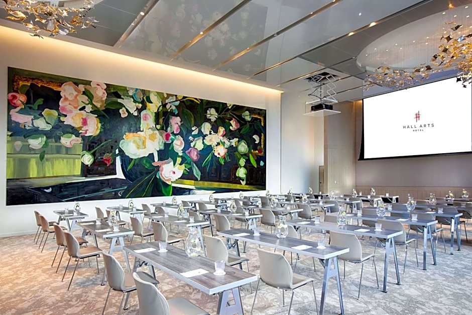 HALL Arts Hotel Dallas, Curio Collection by Hilton