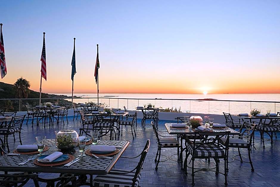 Twelve Apostles Hotel & Spa