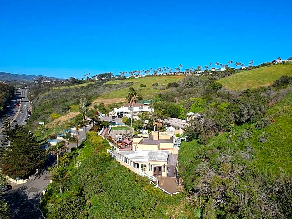 Malibu Country Inn