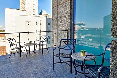 Suite, 1 Queen, Sofa Bed, Corner Room, Balcony