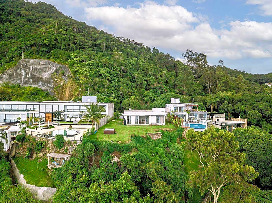 Casa na costeira com vista para o mar