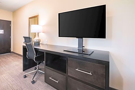 Queen Suite with Two Queen Beds and Sofa Bed - Non-Smoking