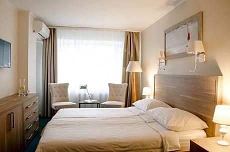 Deluxe Double or Twin Room with Balcony
