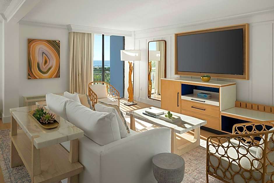 Photo 1 of 5 of 2 Queen Beds with Sofabed Suite, Gulf View, Low Floor