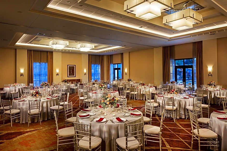 Sheraton Redding Hotel at the Sundial Bridge