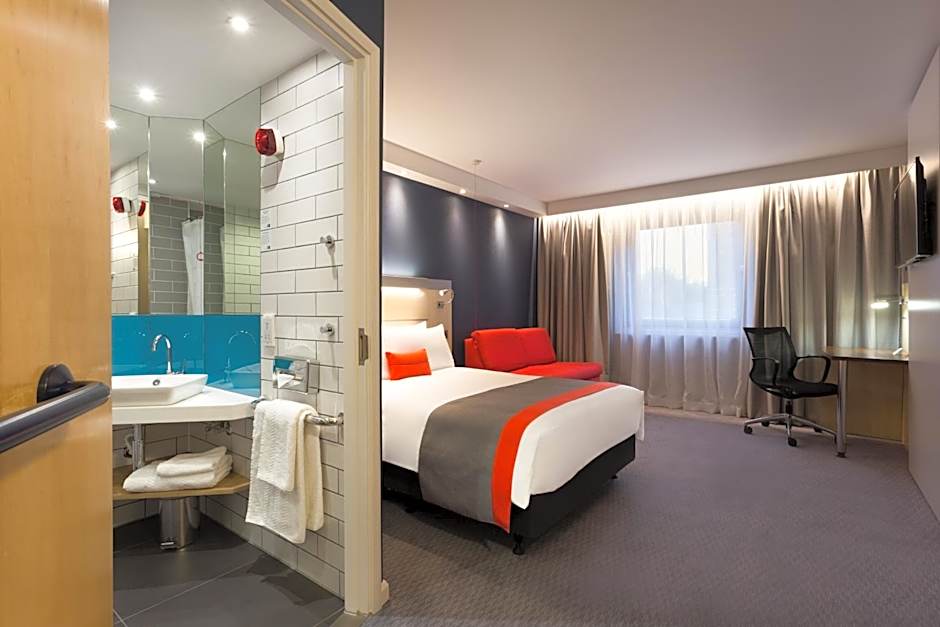 Holiday Inn Express London - Watford Junction By IHG