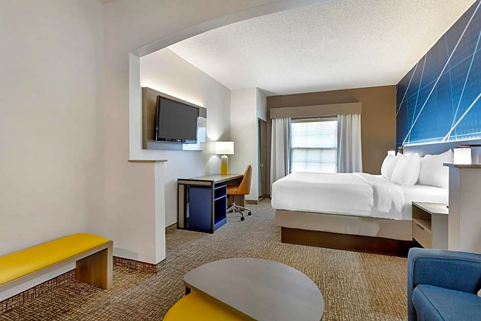 Comfort Suites East Brunswick - South River