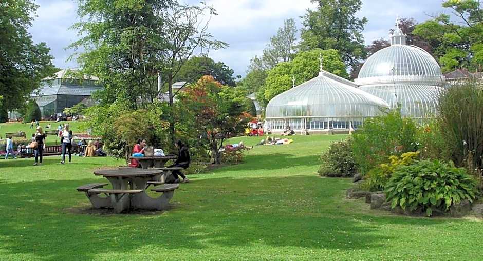 Royal West End Hotel