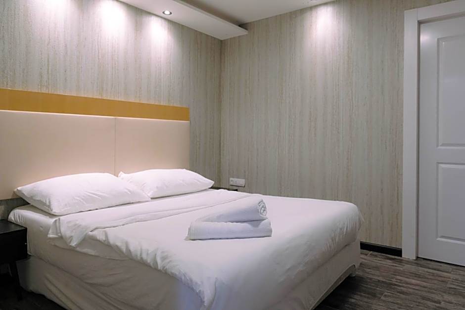 Rich Luxury Suites - Renovated