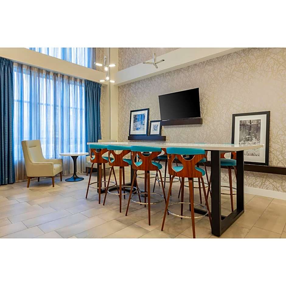 Hampton Inn & Suites Boston/Stoughton
