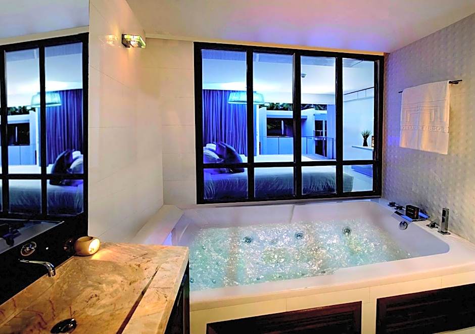KC Beach Club & Pool Villas