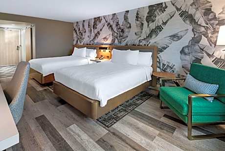 2 Queen Beds Hearing Accessible