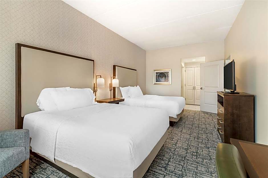 Photo 1 of 4 of 1 Bedroom 2 Queen Beds Suite