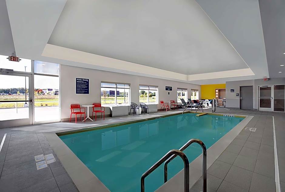 Tru by Hilton Stoughton, WI