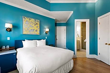 Independence Square 205, Stylish Hotel Room with AC, Great Location in Aspen