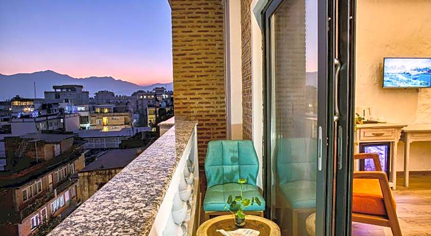 Arushi Boutique Hotel