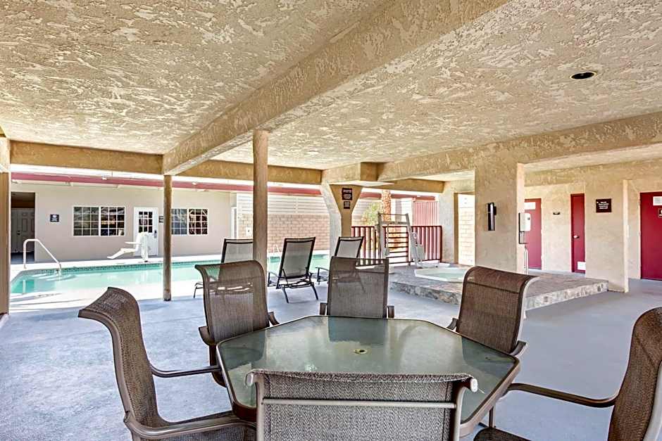 Best Western China Lake Inn