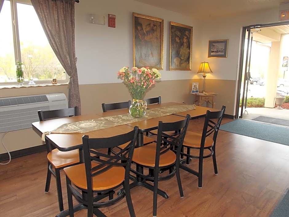 Super 8 by Wyndham Sidney NY