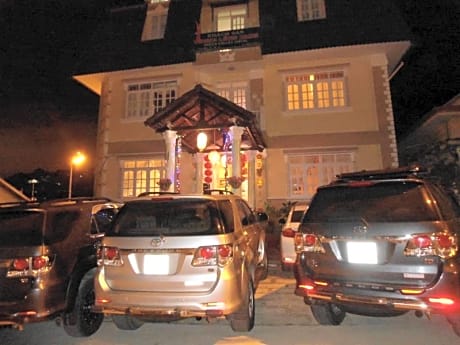Green Valley Hotel