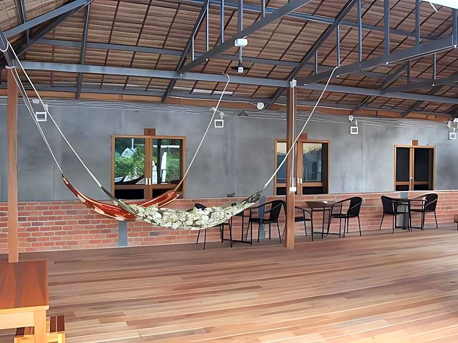 The Noi Guesthouse and Restaurant