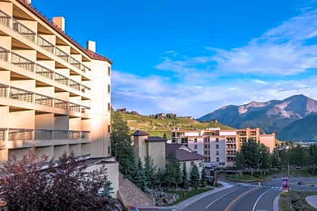 Elevation Hotel & Spa
