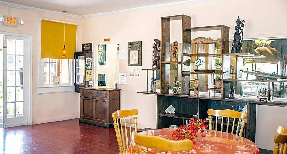 Orange Hill Beach Inn