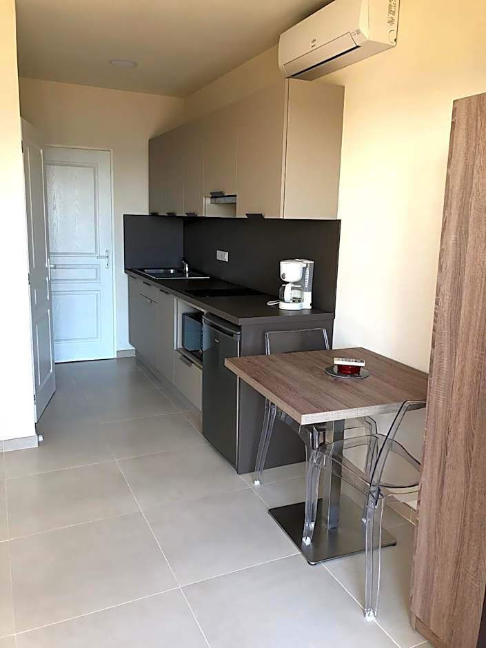 Hôtel et Résidence Ta Kladia - Omigna