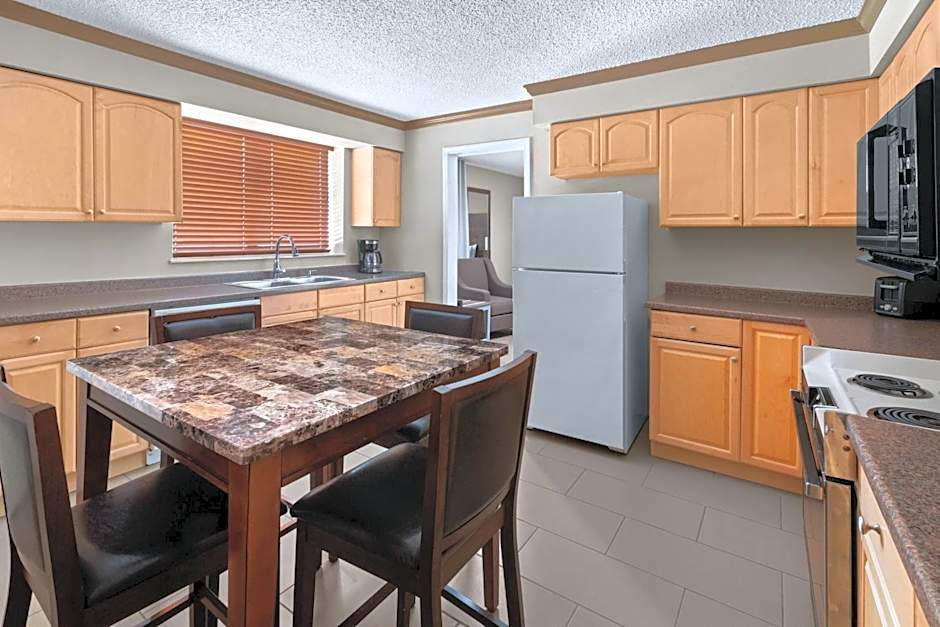 Wingate by Wyndham Utica