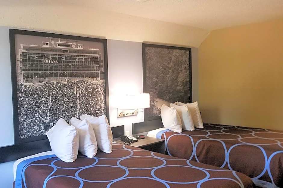 Super 8 by Wyndham Brownsburg