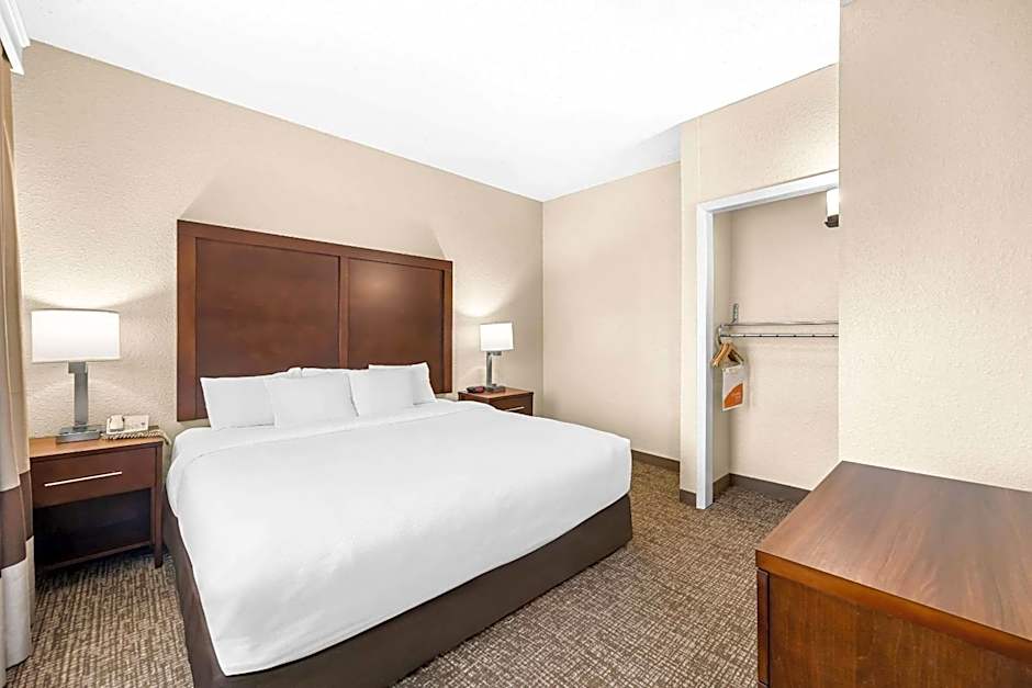 Comfort Inn & Suites Pueblo