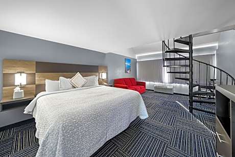 Townhouse Suite with Two King Beds Smoke Free